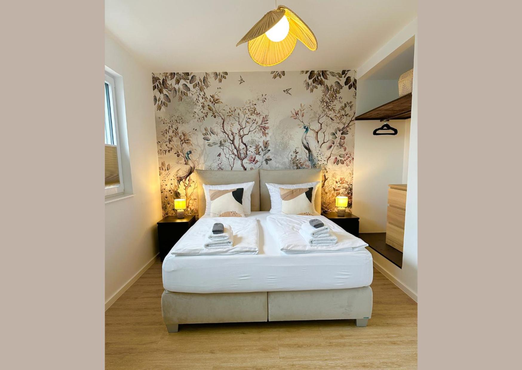 Special Apartment - Stadtnah, Balkon, Parkplatz, E-Ladestation, Gitterbox Fuer Fahrraeder, Fitnessstudio Coblenza Esterno foto